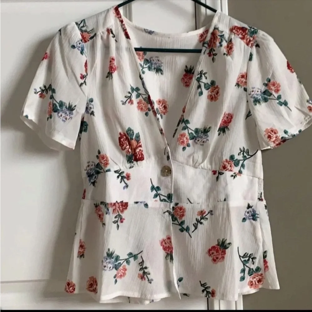 6 Tops Bundle - Picture 5 of 7